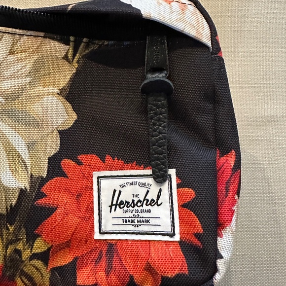 HERSCHEL SUPPLY CO. CHAPTER TRAVEL KIT COSMETIC TOILETRY BAG - Picture 4 of 5